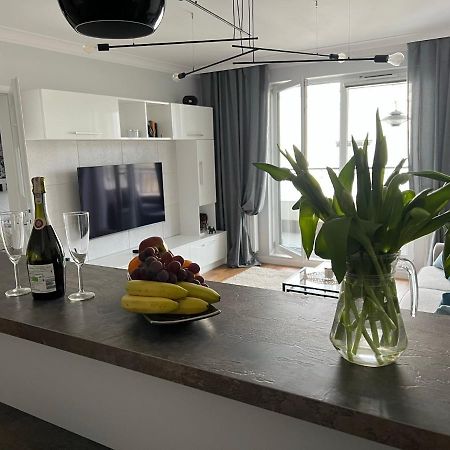 Celebryta - Apartament Lägenhet Ustronie Morskie Exteriör bild
