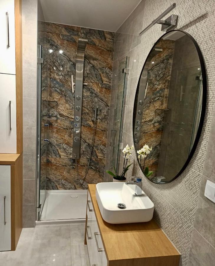 Celebryta - Apartament Lägenhet Ustronie Morskie Exteriör bild