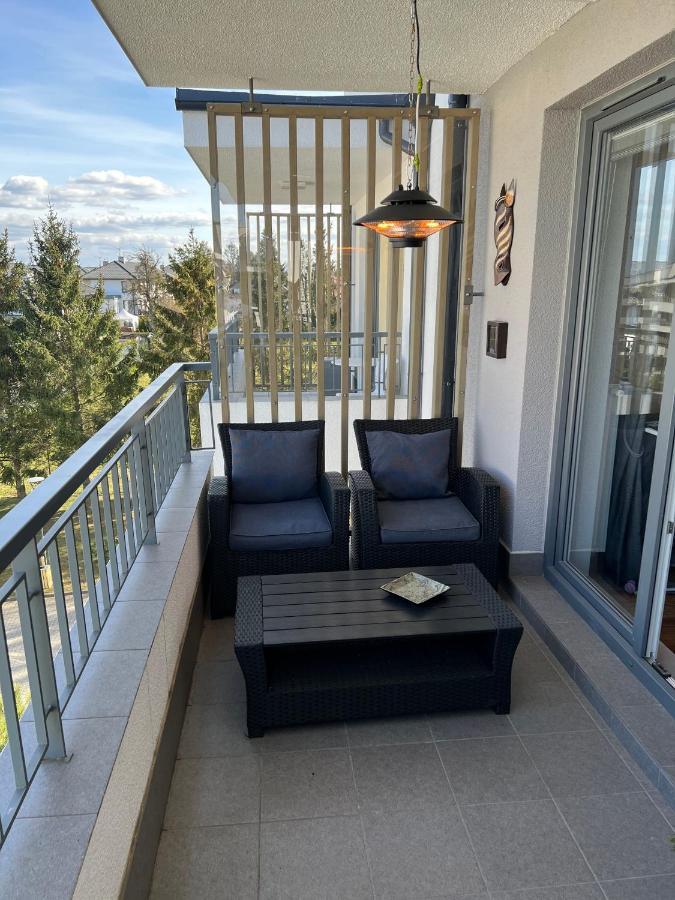 Celebryta - Apartament Lägenhet Ustronie Morskie Exteriör bild
